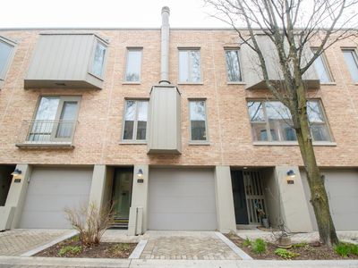 133 Frank Lloyd Wright Ln, Oak Park, IL, 60302