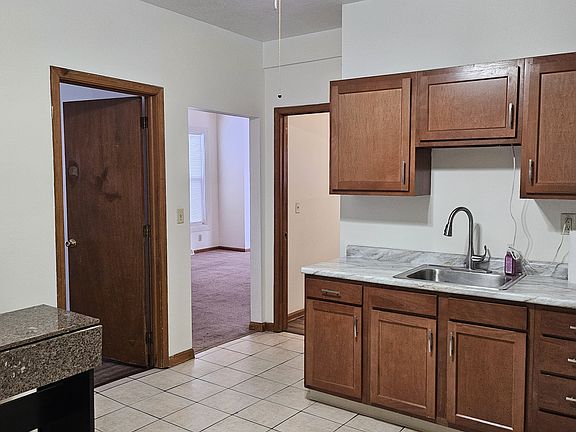 5th image of 458 Broadway Ave APT 1