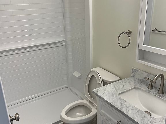 4th image of 25 Oswego St APT 8