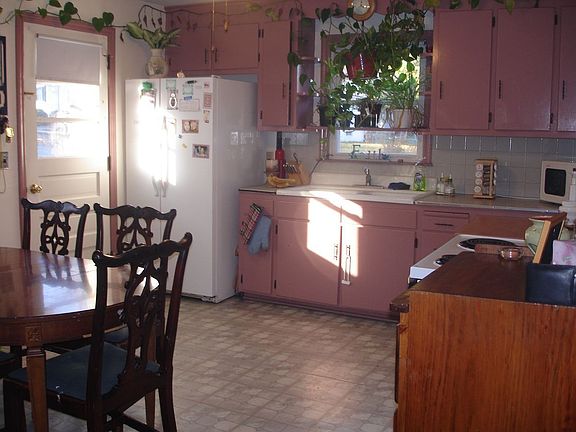 34 Emmett Ct  Kitchen