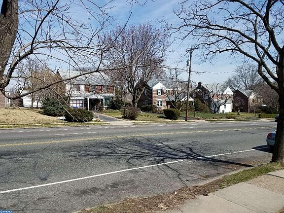 3rd image of 140 E Cheltenham Ave