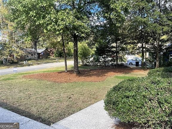 3rd image of 31 Williamsburg Dr NW