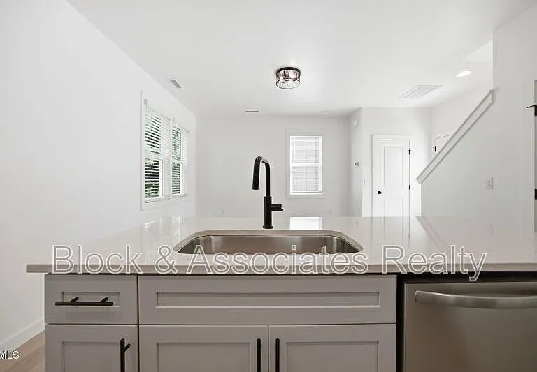 2815-103 Wilcox Pl — Photo 18