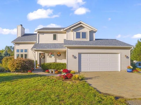 3123 140th Ave, Dorr, MI 49323