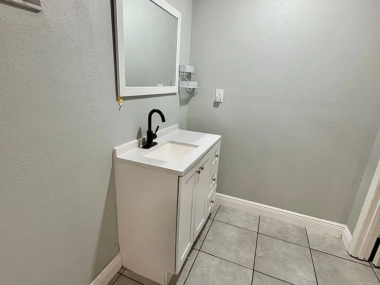 1395 Neptune Rd #B — Photo 11