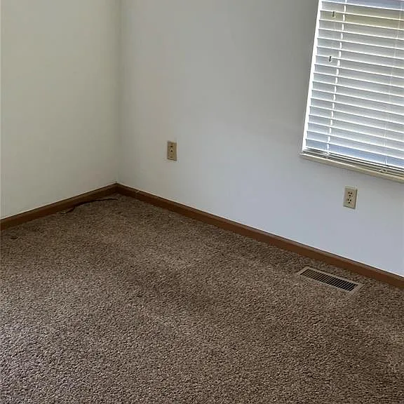840 Southgate Dr — Photo 5