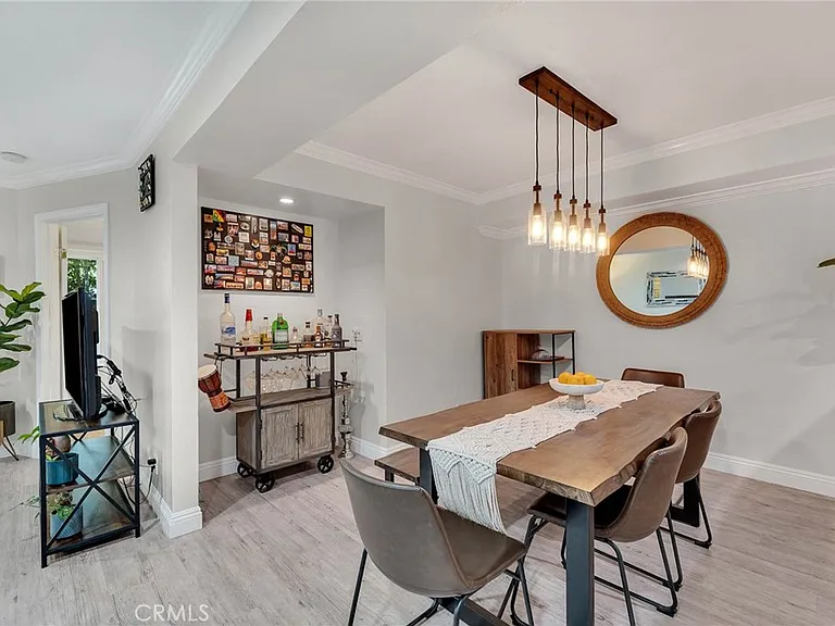 5009 Woodman Ave #108 — Photo 5