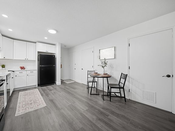 5th image of 152 Capitol Hill Drive #L