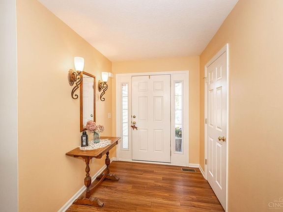 4th image of 527 Clayton Ct