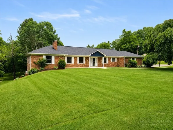 19 Carson Blvd, Sparta, NC 28675