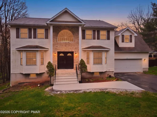 49 Seneca Rd, Mount Pocono, PA 18344