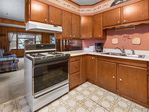 2nd image of N10212 Gulig Rd