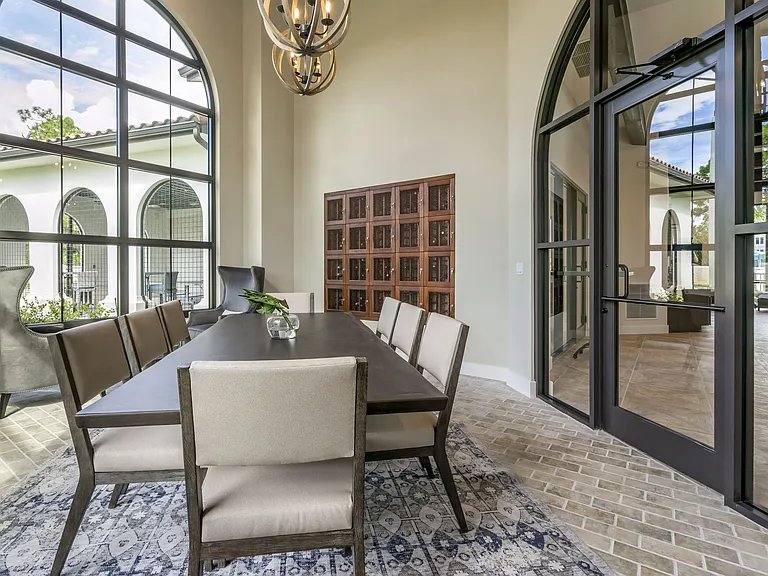 Lago Apartments — Photo 9