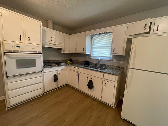 4th image of 606 Eastbrook Dr NW