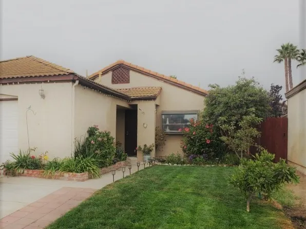2213 N Chestnut Ln, Santa Maria, CA 93458