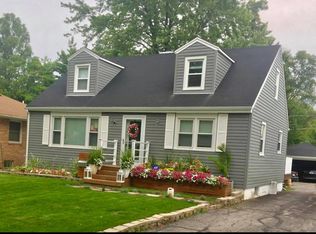 19 N Cornell Ave, Villa Park, IL
