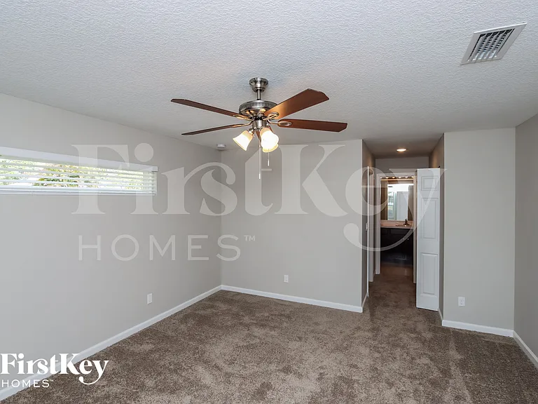 785 Coconut St SE — Photo 8