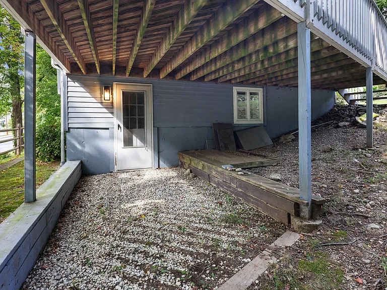 360 Main St — Photo 44