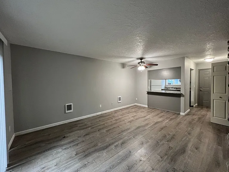 Powell Butte Townhomes — Photo 36