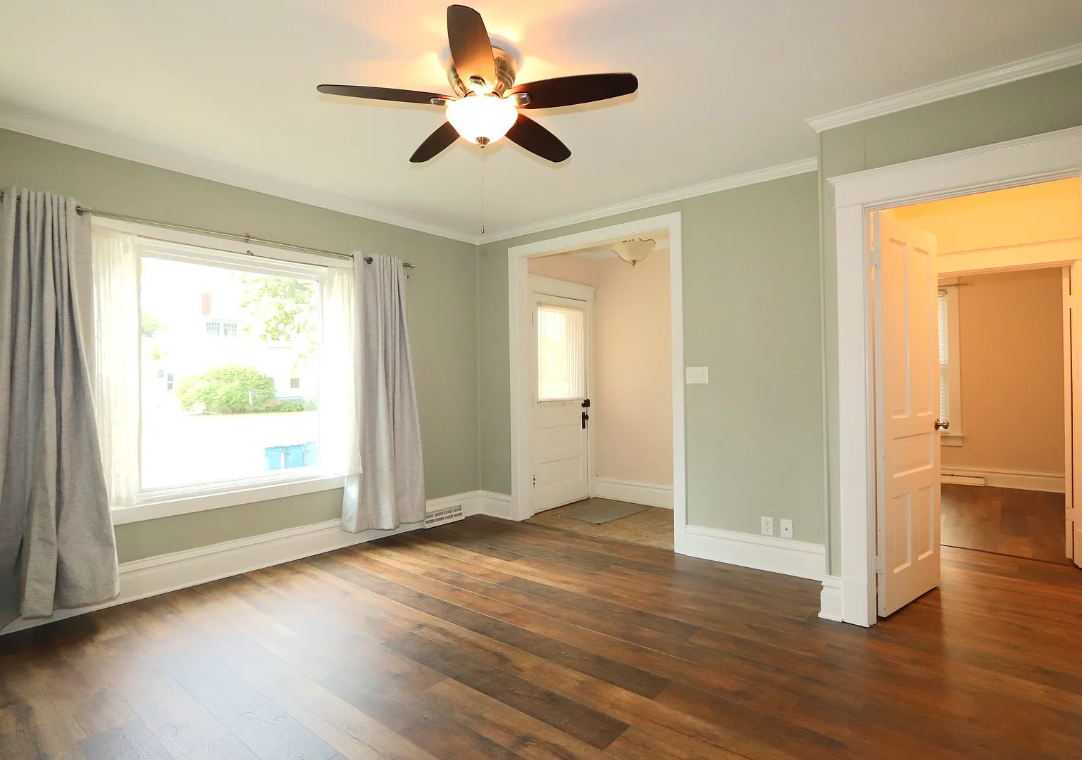 2 bed, 1300 sqft, $1,525 — Photo 4