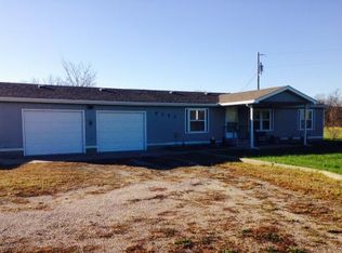 8252 K4 Hwy, Meriden, KS 66512