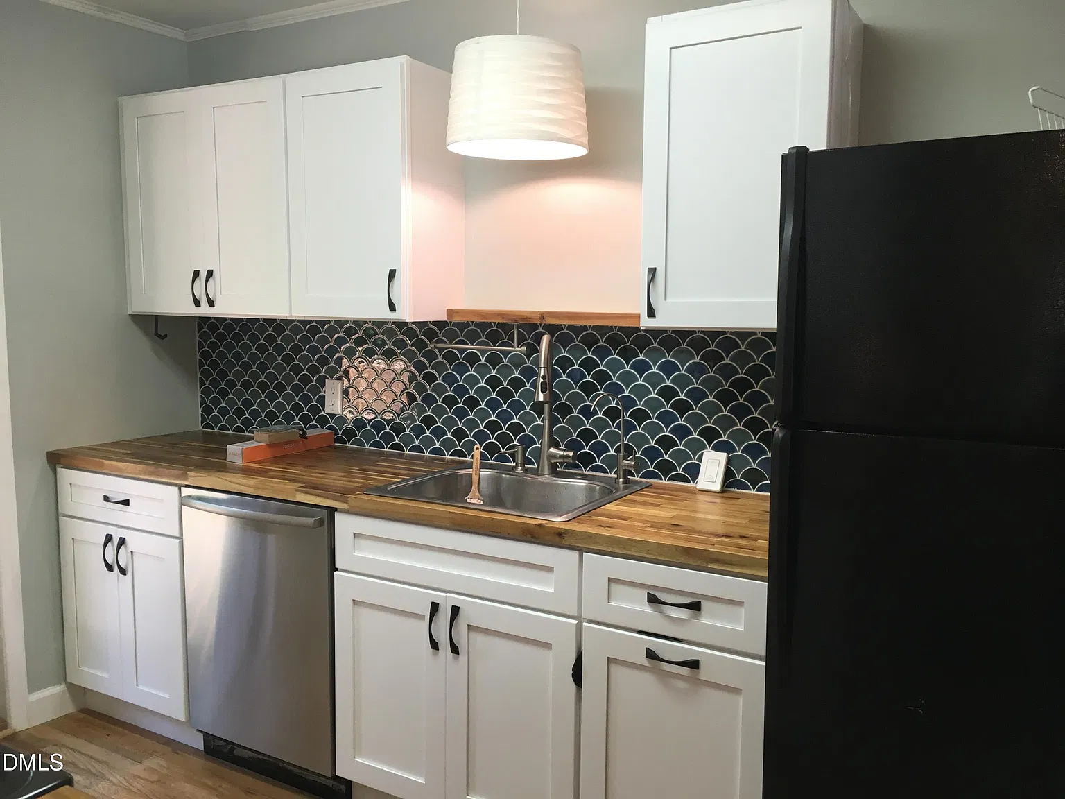 3 bed, 1.0 bath, $2,502 — Photo 2