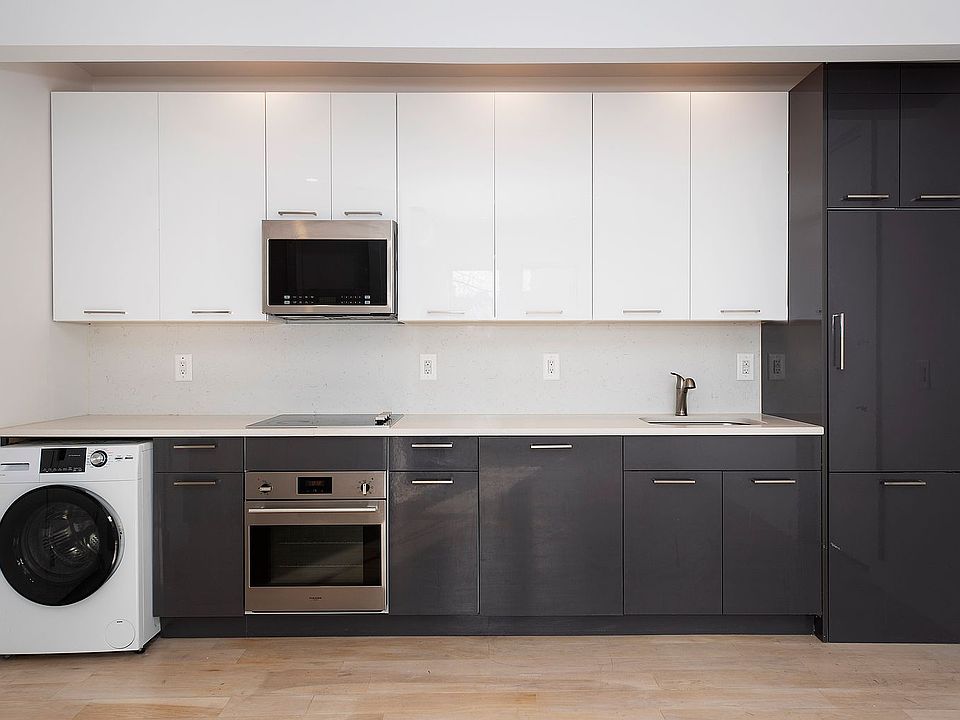 1st image of 131 Smith St #4R