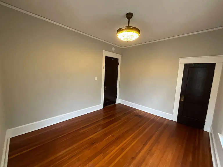 1117 Lexington Ave — Photo 17