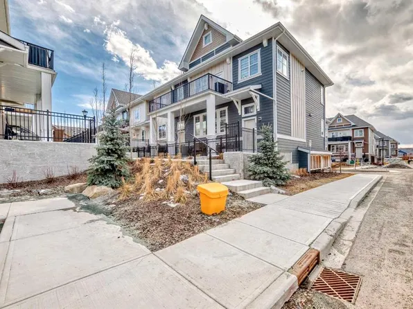 410 NE Cranbrook Walk SE, Calgary, AB T3M 2V5