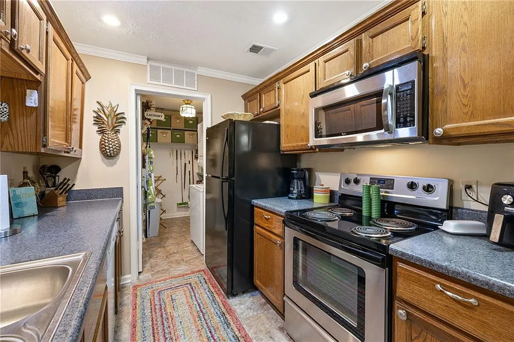 2 bed, 2.0 bath, 1000 sqft, $1,800 — Photo 3