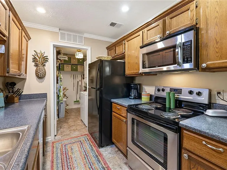 525 Warm Springs Cir — Photo 3