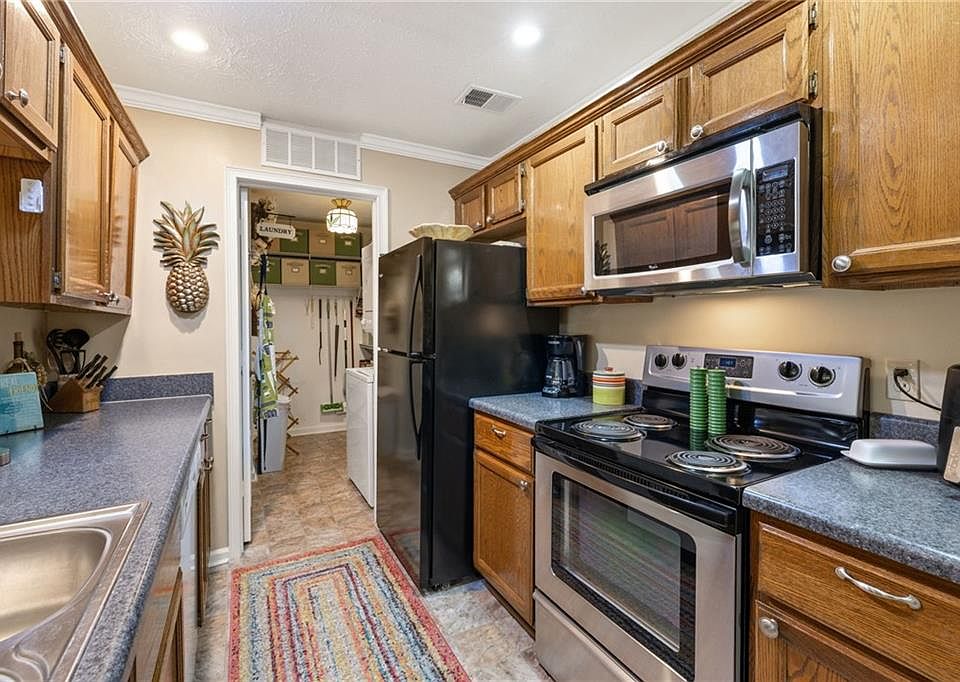 1st image of 525 Warm Springs Cir
