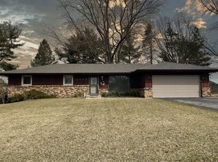 3244 Lookout Dr, Rockford, IL 61109