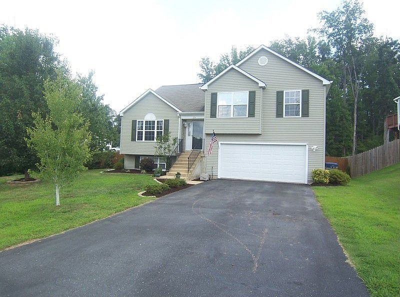 1st image of 25 Bloomington Ln