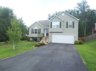 25 Bloomington Ln, Stafford, VA 22554