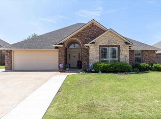 6706 SW Driftwood Dr, Lawton, OK 73505