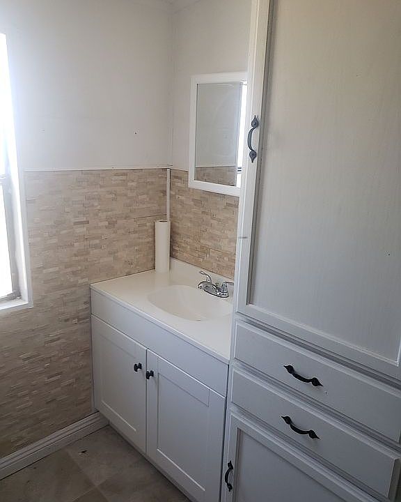 1st image of 8 E Palo Verde St