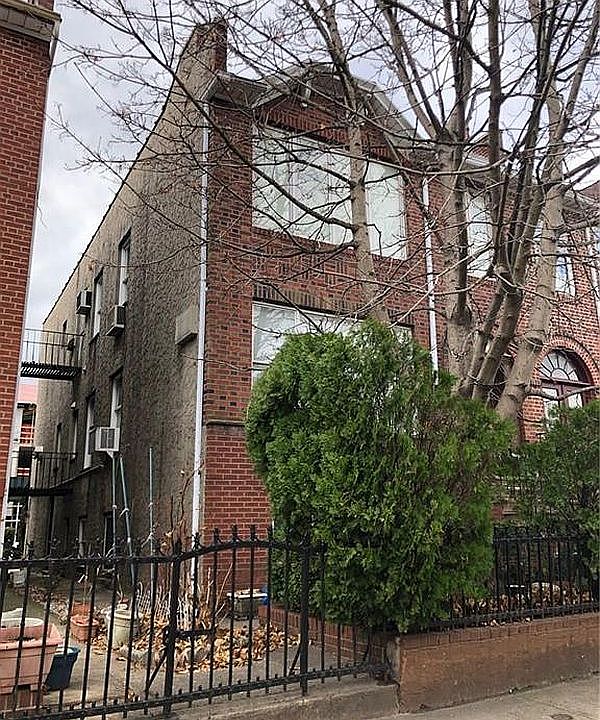 2nd image of 1263 Tabor Ct