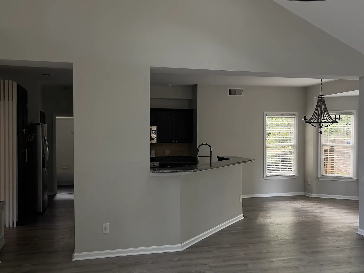 4 bed, 2401 sqft, $3,300 — Photo 3