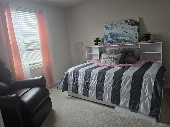 3rd image of 204 Thicket Dr #1