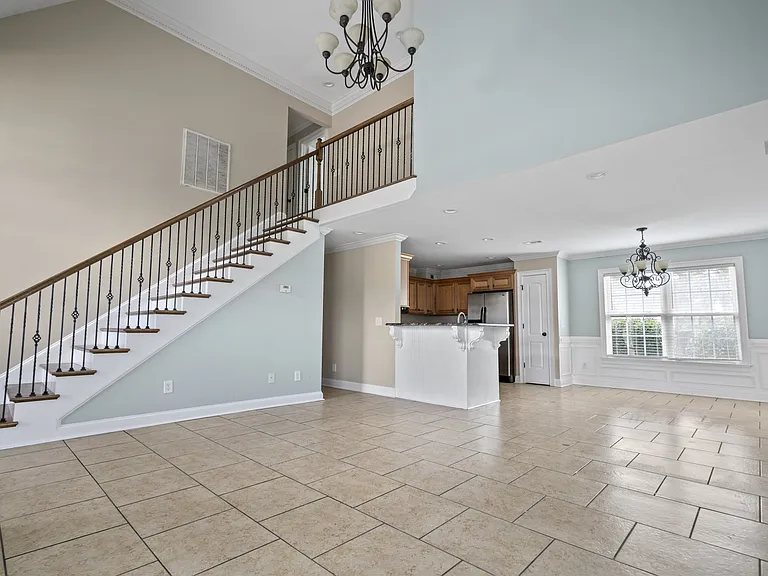 1601 Pickford Ln — Photo 14