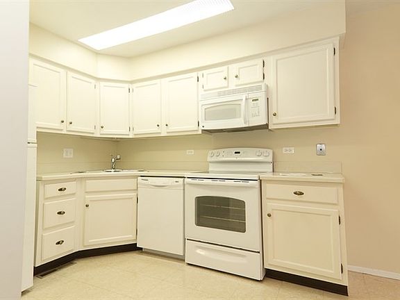 3rd image of 771 Garfield Ave APT C