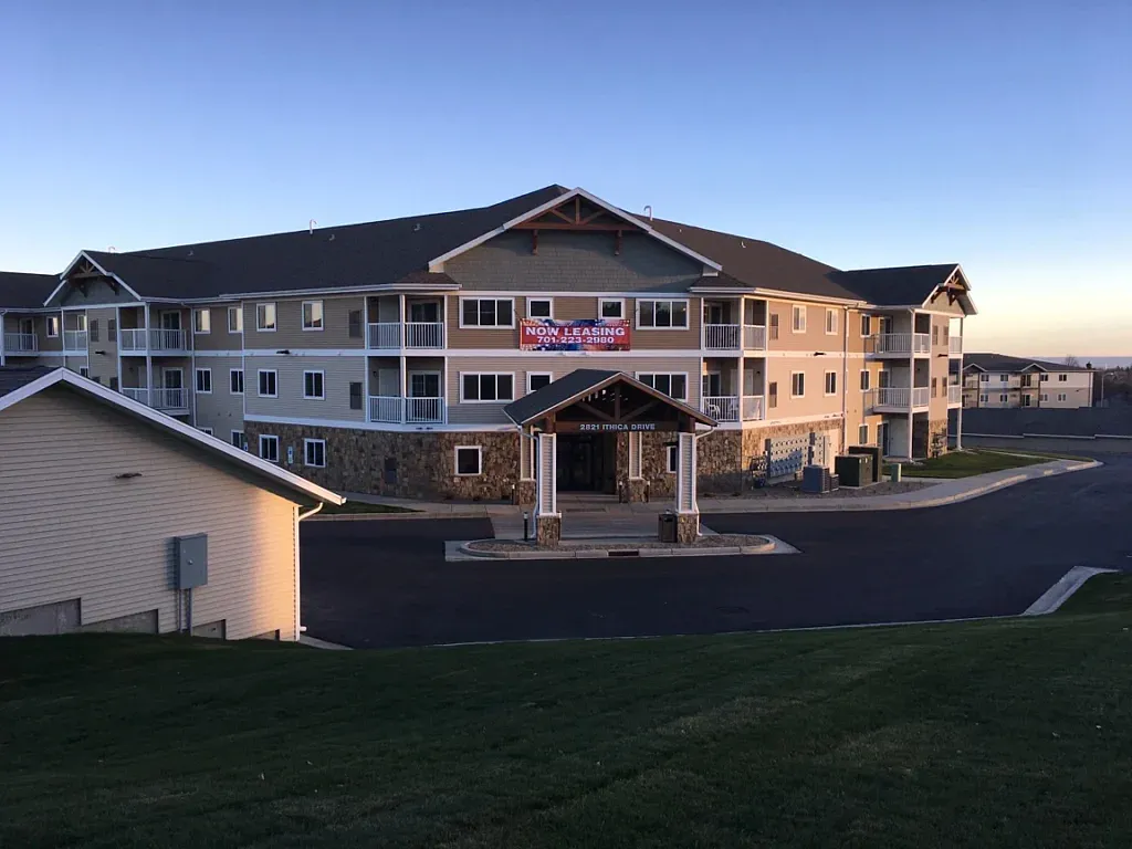 Sierra Court — Photo 2