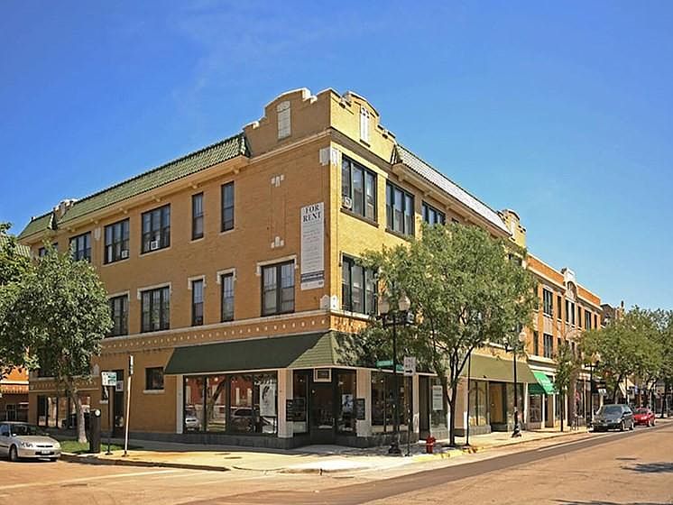 1st image of 4621 N Lincoln Ave #3NW