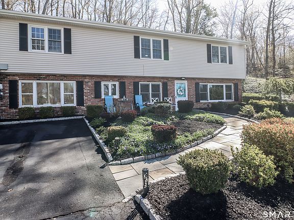 4th image of 5 Bayberry Drive