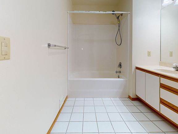 4th image of 1504 Glenn Pl APT D