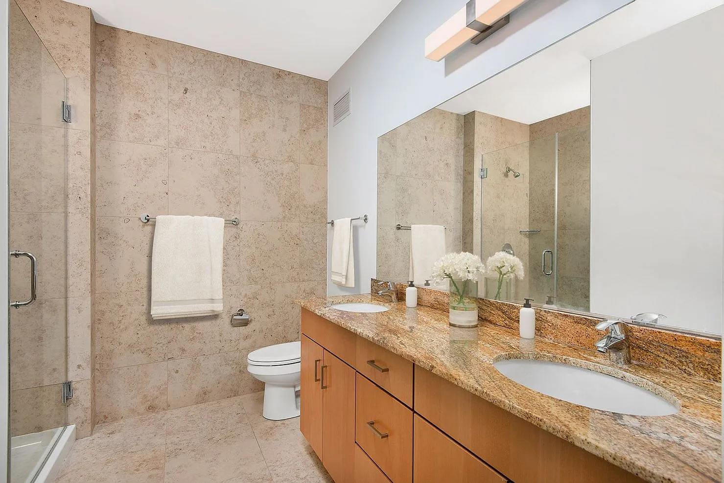 2 bed, 1217 sqft, $3,991 — Photo 4
