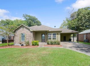11178 Village Green Dr, Greenwell Springs, LA 70739