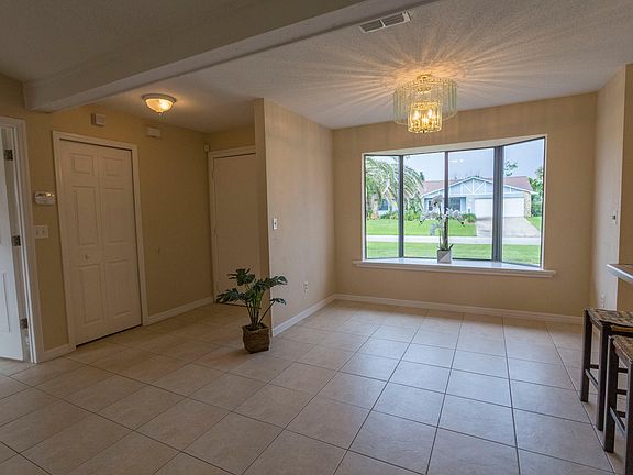 3rd image of 27 S Sea Island Dr