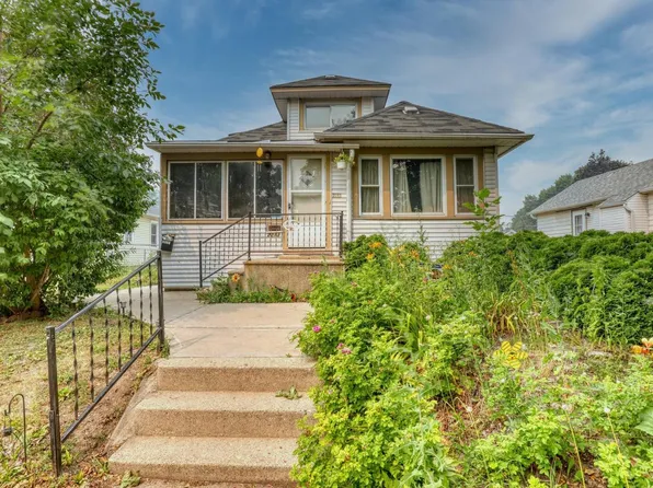 2213 S 74th STREET, West Allis, WI 53219
